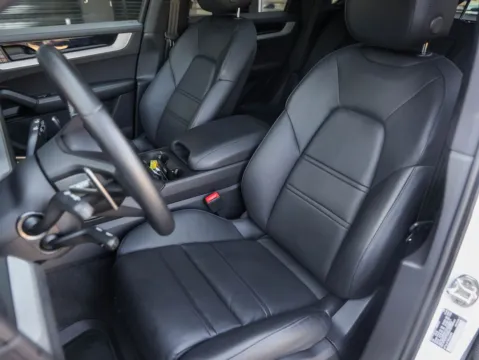 More photos of 2024 Porsche Cayenne S at Porsche South Austin, TX