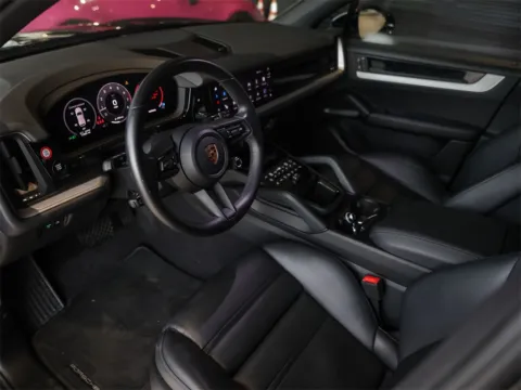 More photos of 2024 Porsche Cayenne at Porsche South Austin, TX