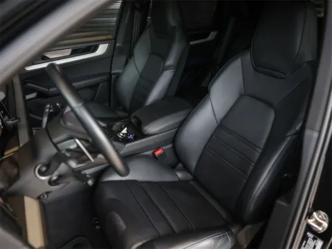 More photos of 2024 Porsche Cayenne at Porsche South Austin, TX