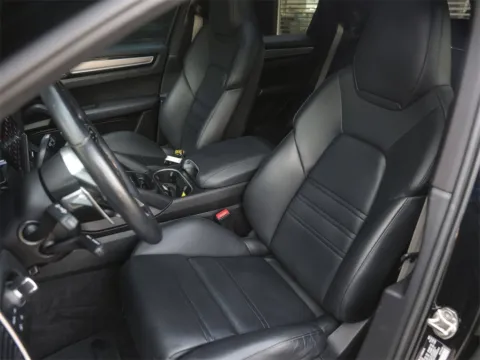 More photos of 2023 Porsche Cayenne Coupe Platinum Edition at Porsche South Austin, TX