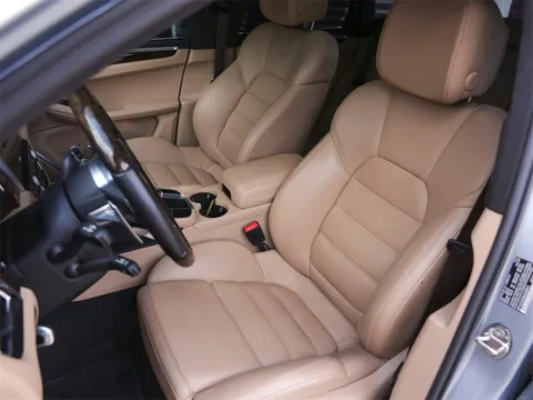 More photos of 2021 Porsche Macan Turbo at Porsche South Austin, TX