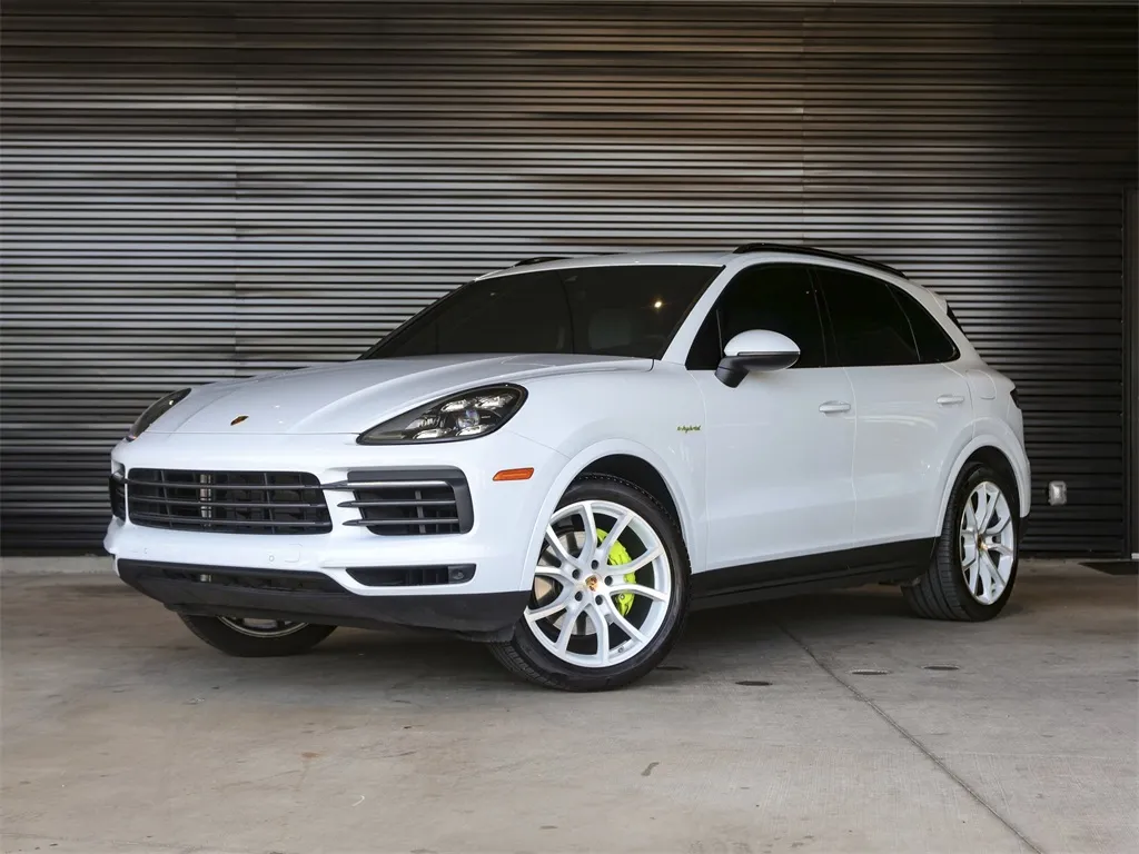 White 2023 Porsche Cayenne E-Hybrid Platinum Edition for sale in Austin, TX
