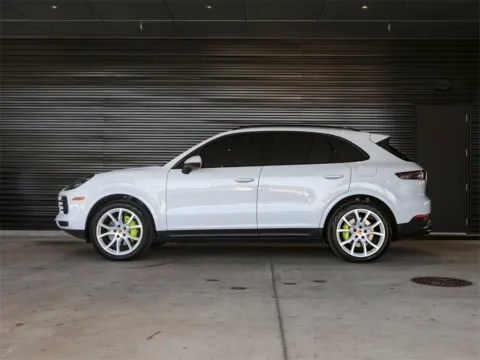 Photos of 2023 Porsche Cayenne E-Hybrid Platinum Edition for sale in Austin, TX at Porsche South Austin