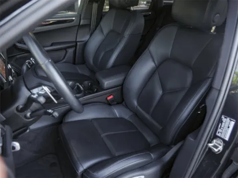 More photos of 2023 Porsche Macan at Porsche South Austin, TX