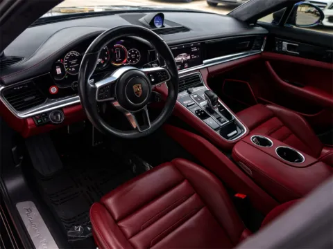 More photos of 2018 Porsche Panamera E-Hybrid Turbo S at Porsche South Austin, TX