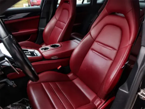 More photos of 2018 Porsche Panamera E-Hybrid Turbo S at Porsche South Austin, TX