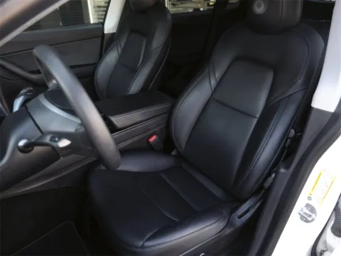 More photos of 2021 Tesla Model Y Long Range at Porsche South Austin, TX