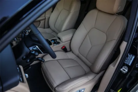 More photos of 2025 Porsche Macan at Porsche South Austin, TX