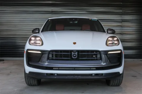 Photos of 2025 Porsche Macan T for sale in Austin, TX at Porsche South Austin