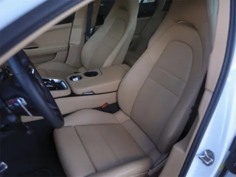 More photos of 2022 Porsche Panamera at Porsche South Austin, TX
