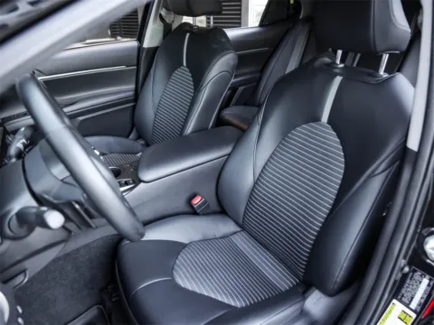 More photos of 2021 Toyota Camry SE at Porsche South Austin, TX