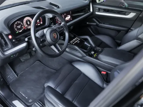 More photos of 2024 Porsche Cayenne at Porsche South Austin, TX