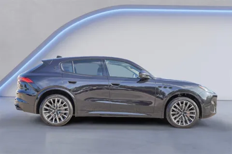 More photos of 2025 Maserati Grecale Modena at Maserati Austin, TX