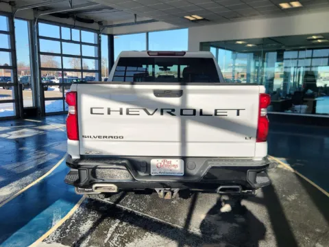More photos of 2021 Chevrolet Silverado 1500 LT Trail Boss at Pat Clemons Inc., IA