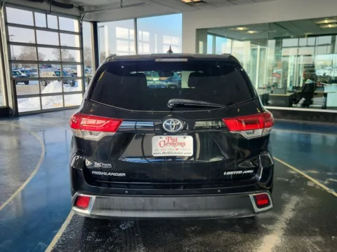 More photos of 2019 Toyota Highlander Limited at Pat Clemons Inc., IA