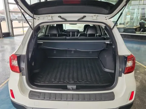 More photos of 2016 Subaru Outback 2.5i Limited at Pat Clemons Inc., IA