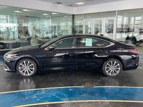 Photos of 2019 Lexus ES 350 for sale in Boone, IA at Pat Clemons Inc.
