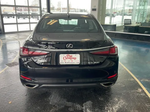 More photos of 2019 Lexus ES 350 at Pat Clemons Inc., IA