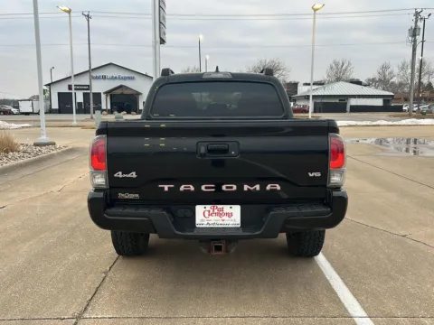More photos of 2016 Toyota Tacoma SR5 V6 at Pat Clemons Inc., IA