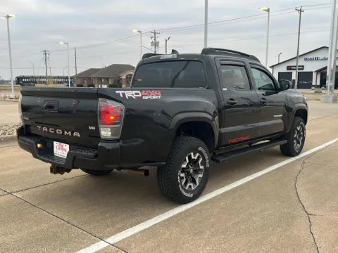 More photos of 2016 Toyota Tacoma SR5 V6 at Pat Clemons Inc., IA