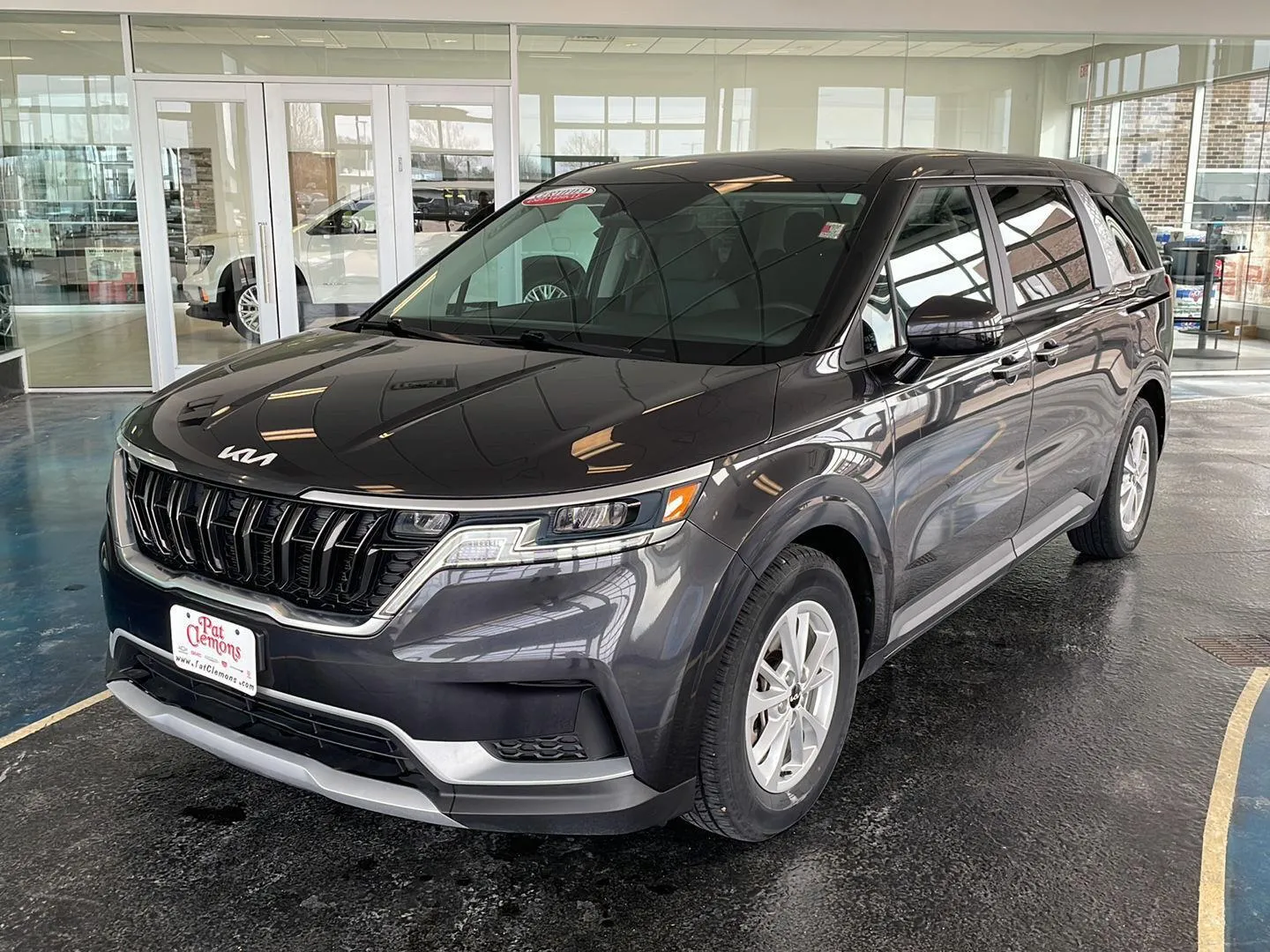 Gray 2022 Kia Carnival LX for sale in Boone, IA