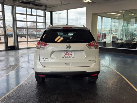 More photos of 2016 NISSAN ROGUE at Pat Clemons Inc., IA