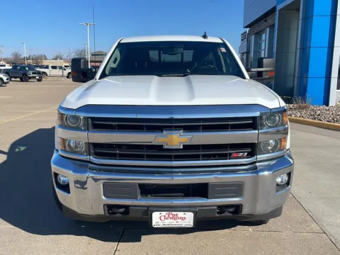 Photos of 2019 Chevrolet Silverado 2500HD LT for sale in Boone, IA at Pat Clemons Inc.