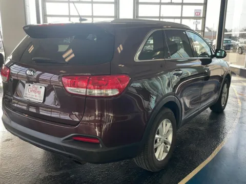More photos of 2018 Kia Sorento LX V6 at Pat Clemons Inc., IA