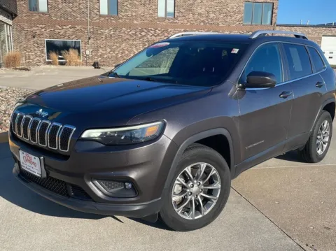 Gray 2019 Jeep Cherokee Latitude Plus for sale in Boone, IA
