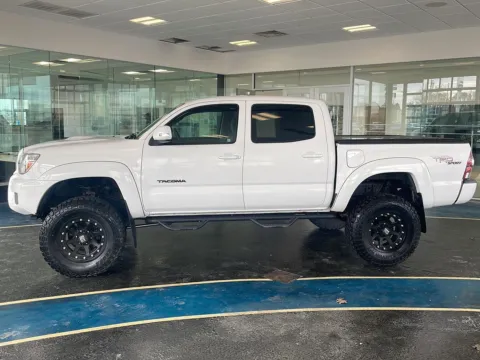 Photos of 2013 TOYOTA TACOMA V6 for sale in Boone, IA at Pat Clemons Inc.