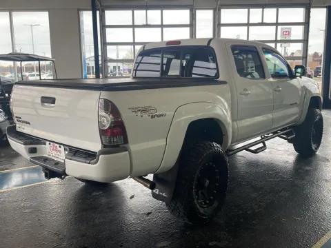 More photos of 2013 TOYOTA TACOMA V6 at Pat Clemons Inc., IA