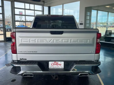 More photos of 2021 Chevrolet Silverado 1500 LT at Pat Clemons Inc., IA