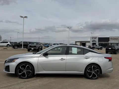 Photos of 2023 Nissan Altima 2.5 SR for sale in Boone, IA at Pat Clemons Inc.