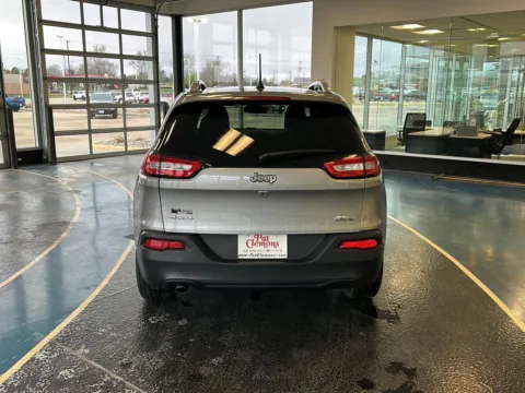 More photos of 2016 Jeep Cherokee Latitude at Pat Clemons Inc., IA