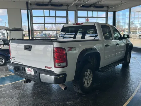 More photos of 2011 GMC Sierra 1500 SLE at Pat Clemons Inc., IA