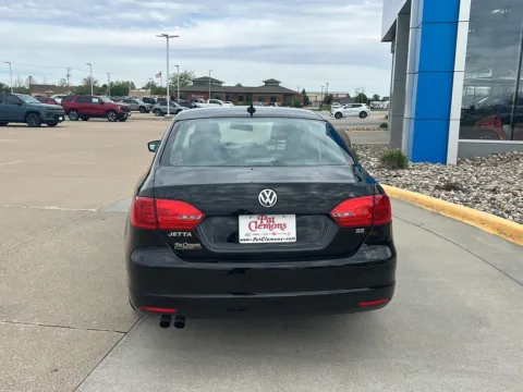More photos of 2014 Volkswagen Jetta Sedan SE w/Connectivity at Pat Clemons Inc., IA
