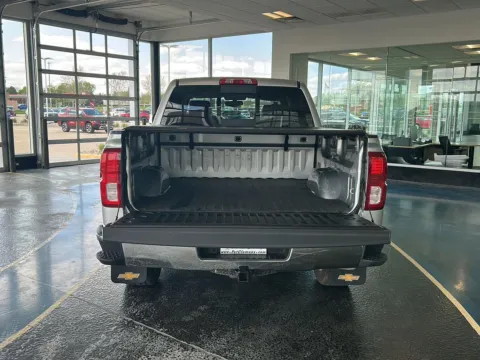 More photos of 2018 Chevrolet Silverado 1500 LTZ at Pat Clemons Inc., IA