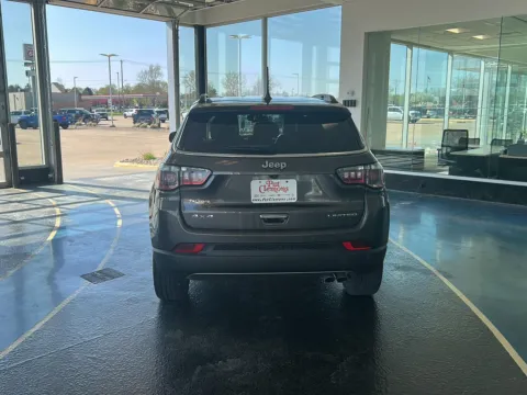 More photos of 2022 Jeep Compass Limited at Pat Clemons Inc., IA