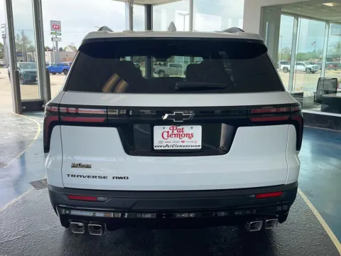 More photos of 2026 Chevrolet Traverse AWD LT at Pat Clemons Inc., IA