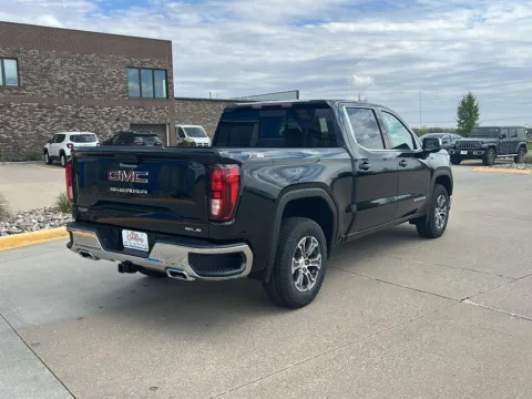More photos of 2026 GMC Sierra 1500 SLE at Pat Clemons Inc., IA
