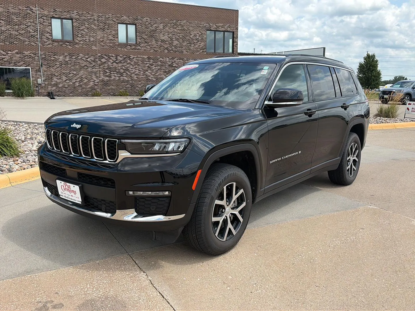 Black 2024 Jeep Grand Cherokee L Limited for sale in Boone, IA