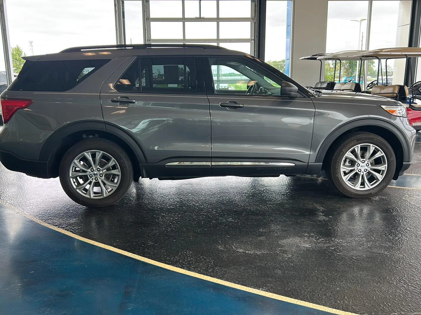 2023 Ford Explorer XLT - Photo 6