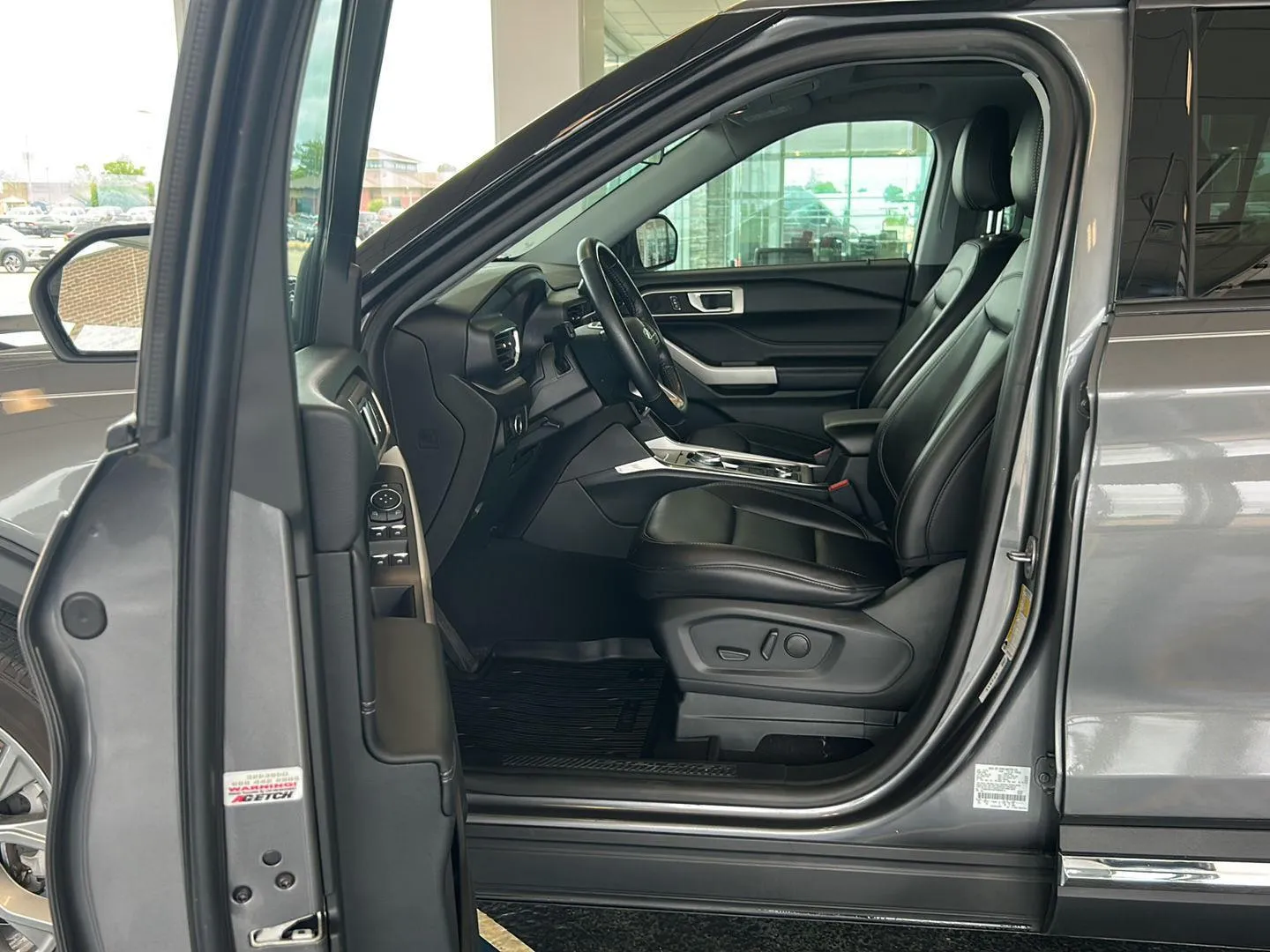 2023 Ford Explorer XLT - Photo 9