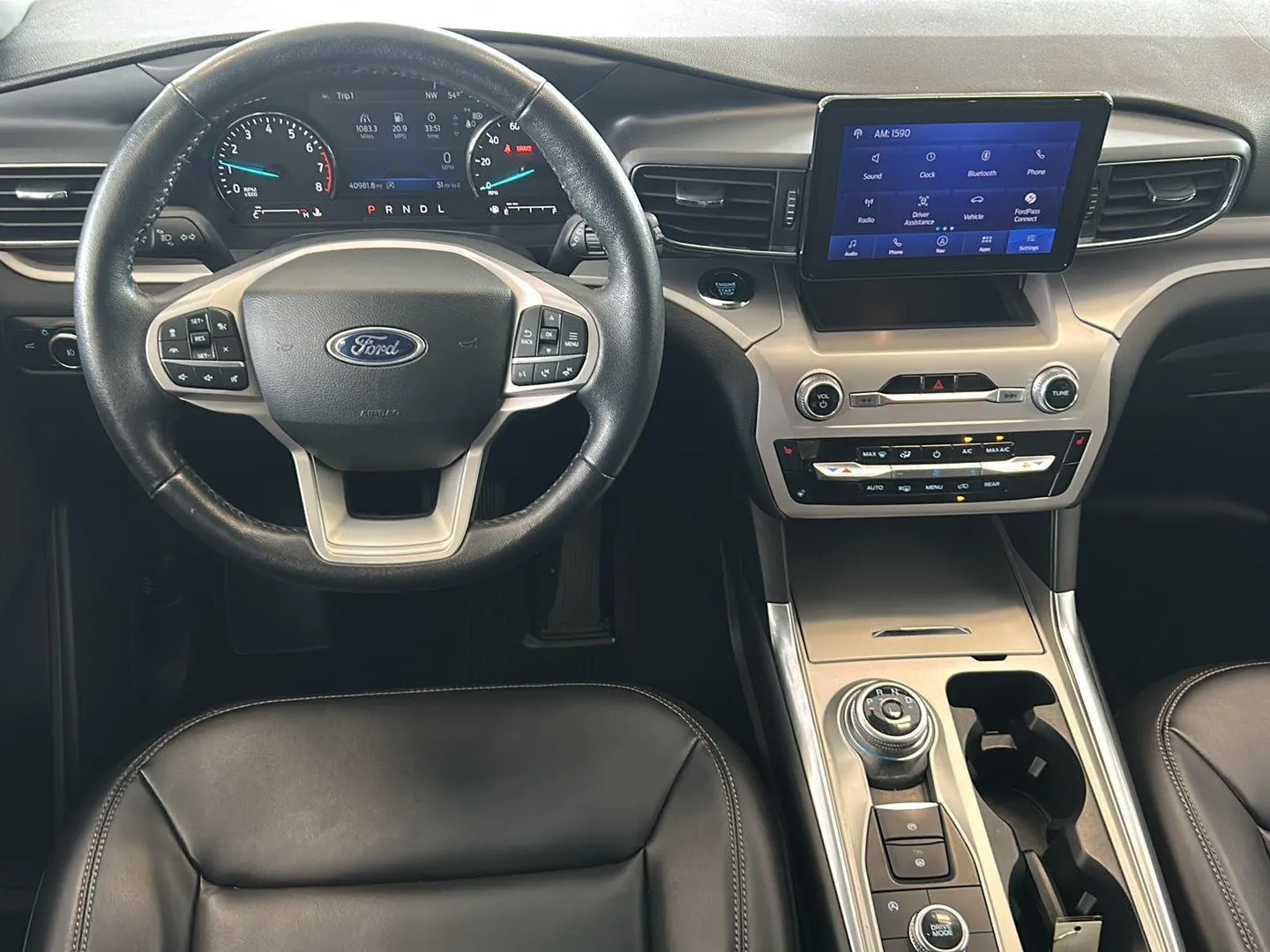 2023 Ford Explorer XLT - Photo 10