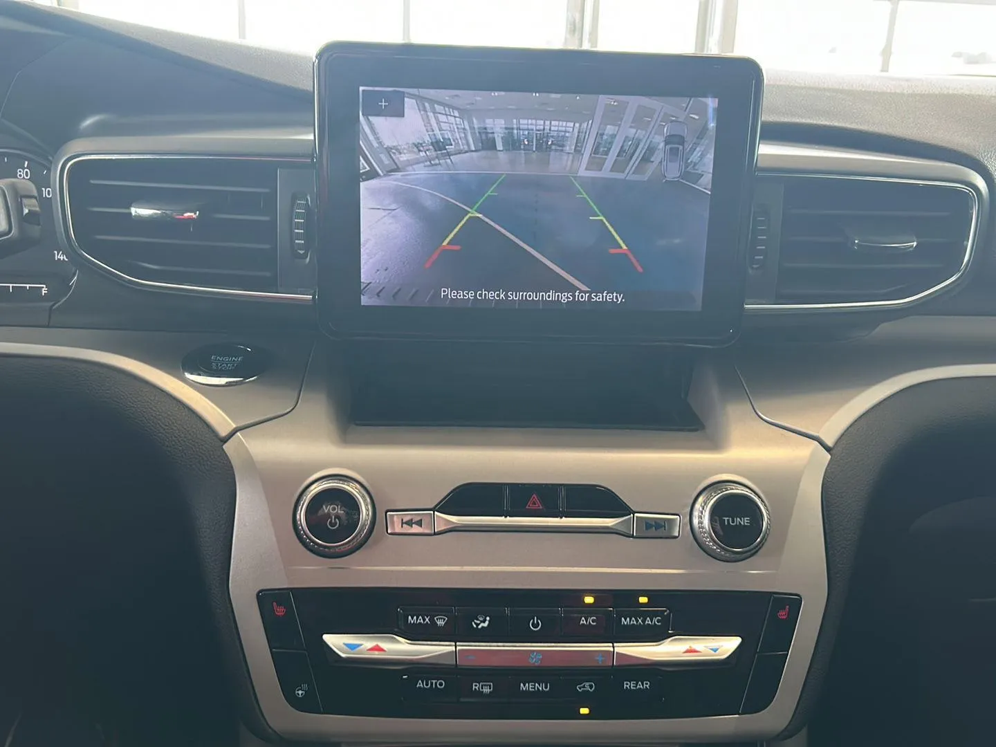 2023 Ford Explorer XLT - Photo 13