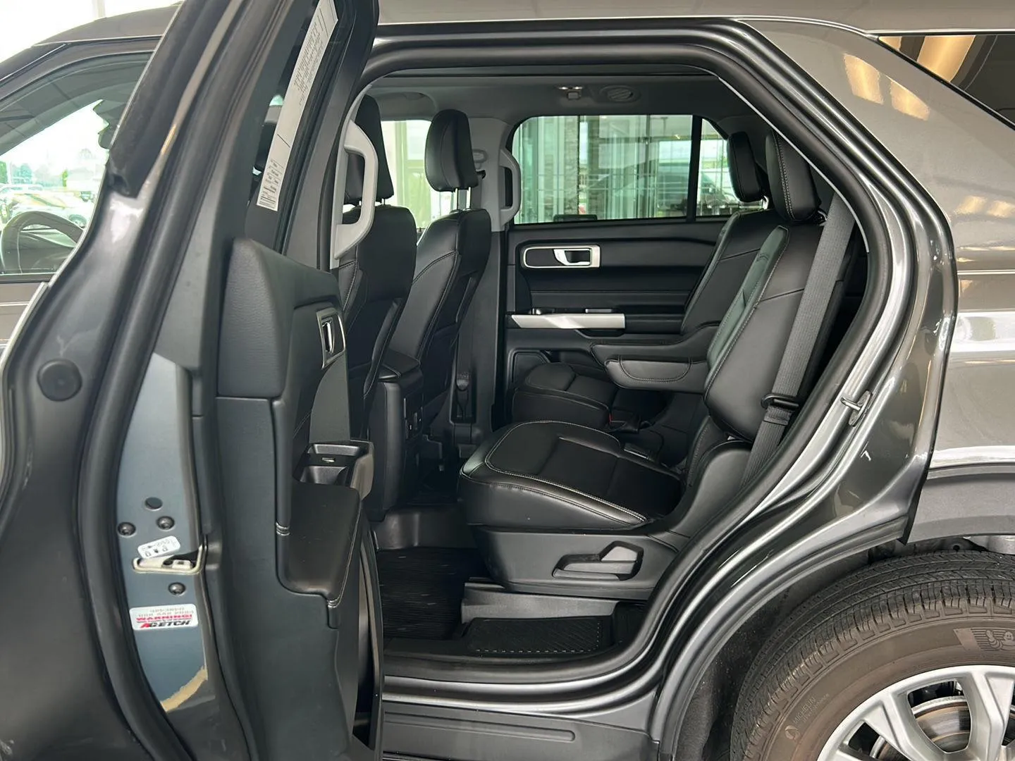 2023 Ford Explorer XLT - Photo 18