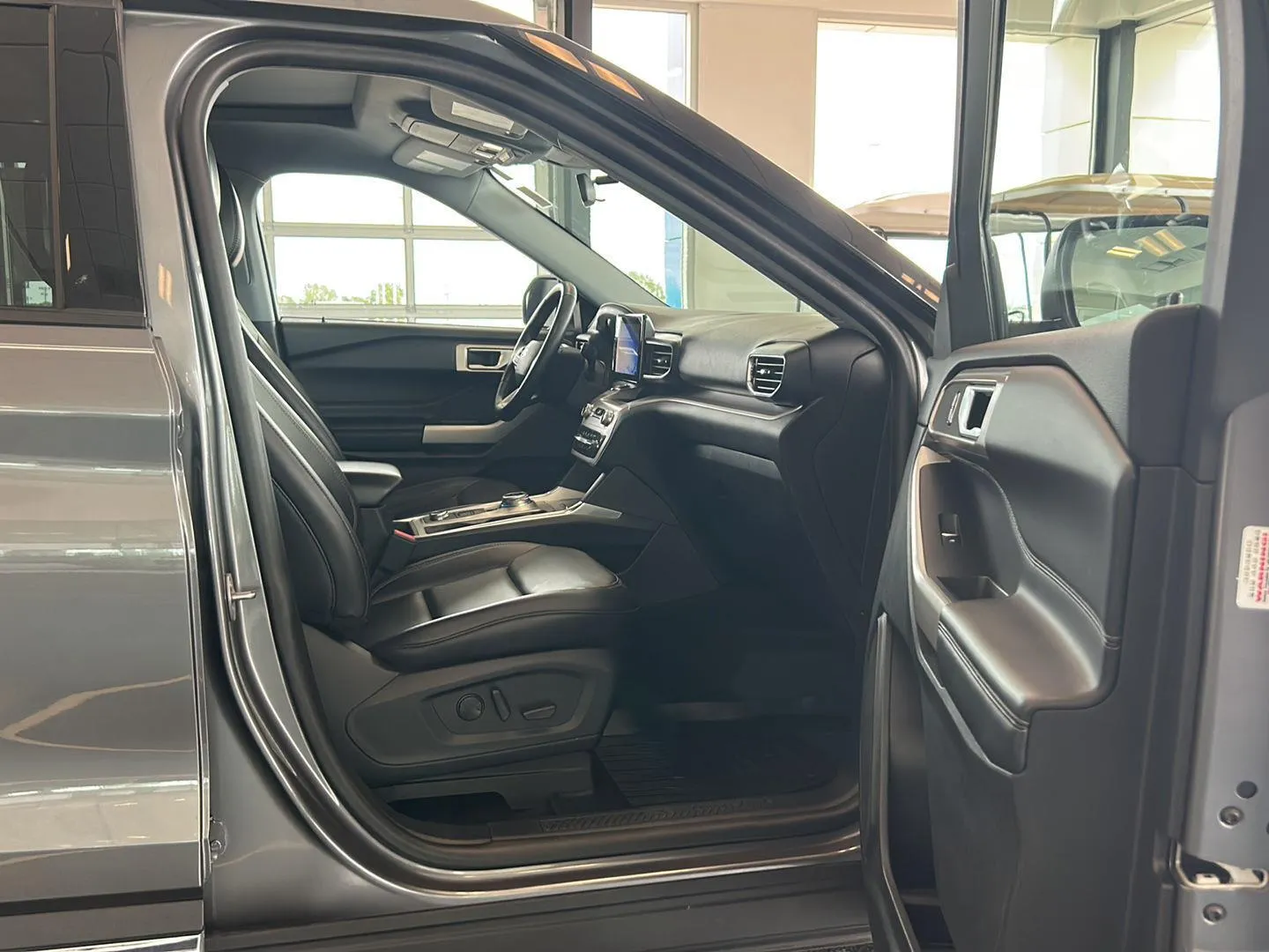 2023 Ford Explorer XLT - Photo 23