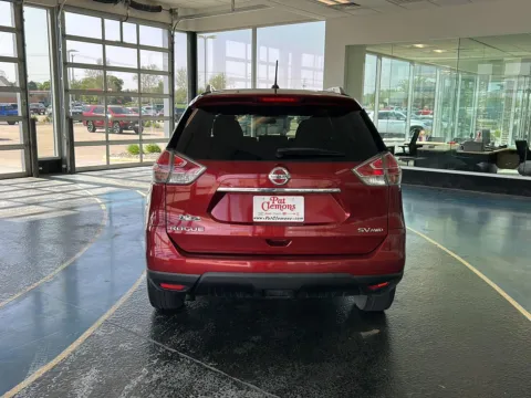More photos of 2015 Nissan Rogue SV at Pat Clemons Inc., IA