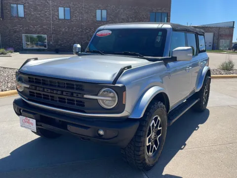 Photos of 2022 Ford Bronco Outer Banks for sale in Boone, IA at Pat Clemons Inc.