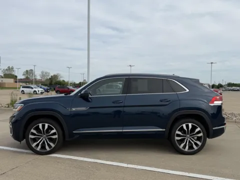 Photos of 2020 Volkswagen Atlas Cross Sport 3.6L V6 SEL Premium R-Line for sale in Boone, IA at Pat Clemons Inc.